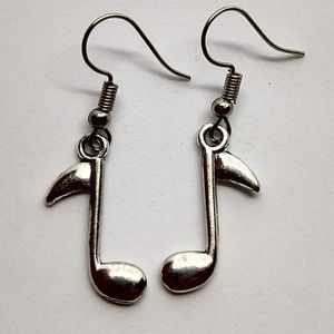 5/$20 Cute music note earrings
